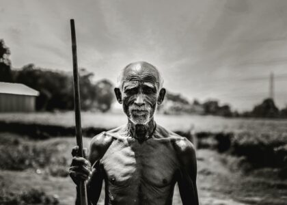 Miniatura per l'articolo intitolato:Povertà